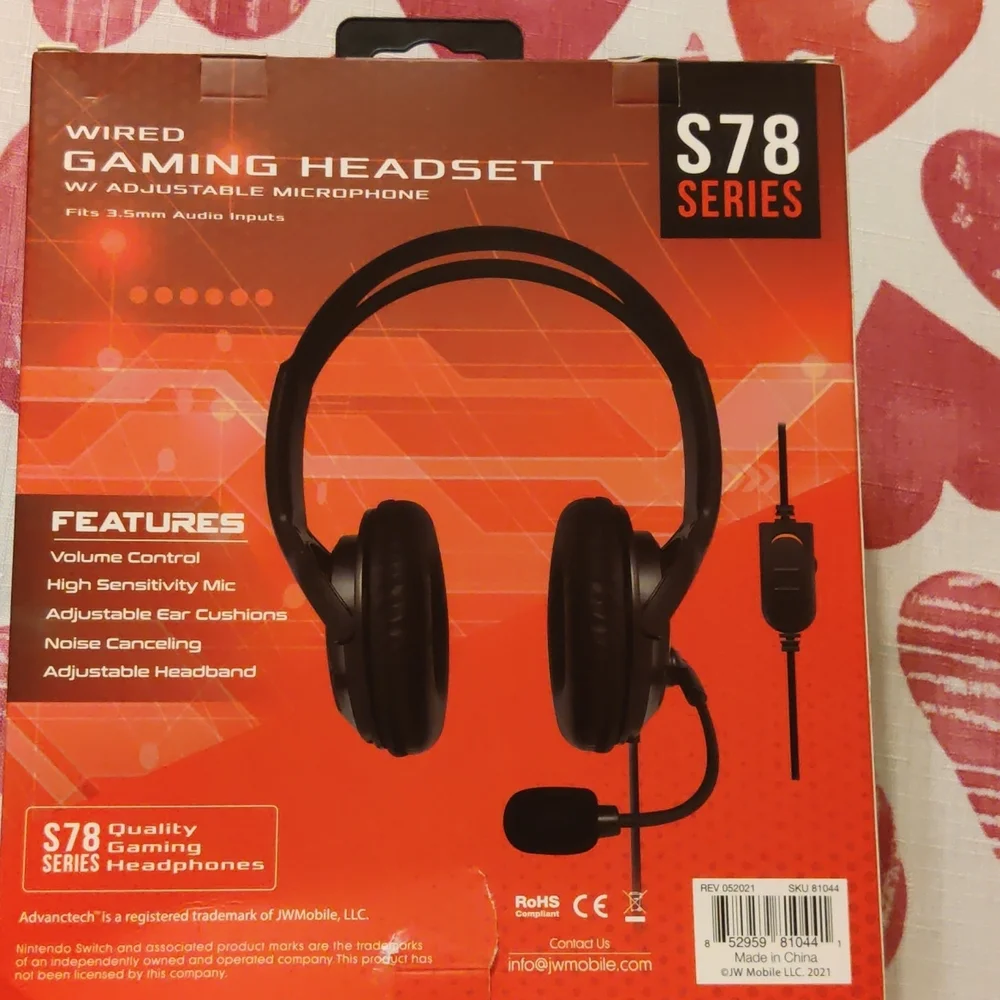 AdvancTech wired gaming headset